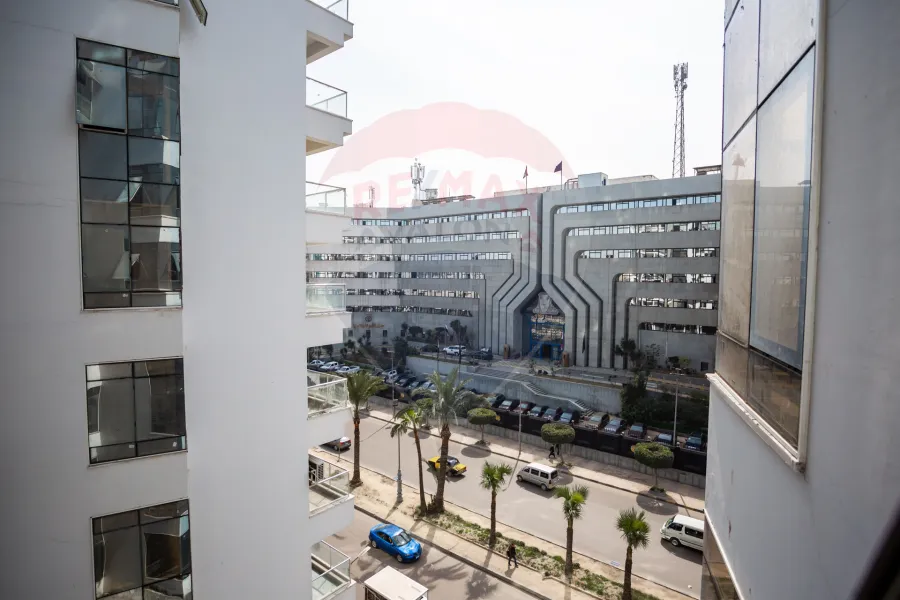 شقه للبيع 160 م سموحه (كومباوند جراند فيو)