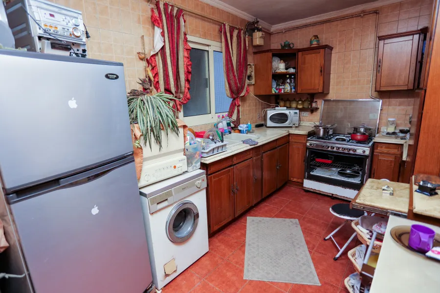 شقة للبيع 165 م سموحة ( ش توت عنخ آمون )