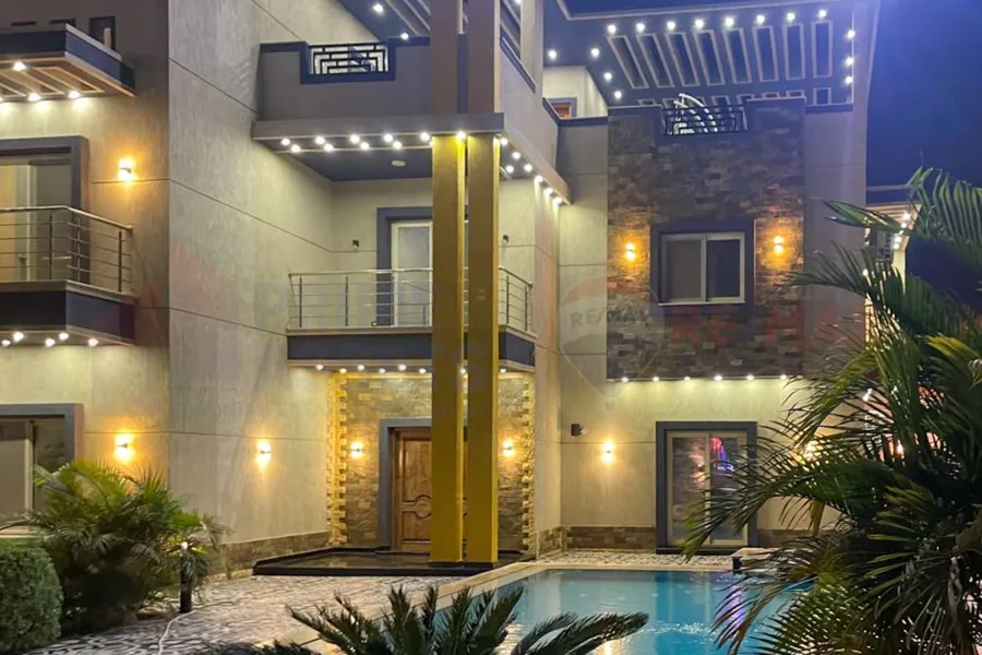 فيلا ستاند الون للبيع 525 م كينج مريوط (كومباوند فينسيا)