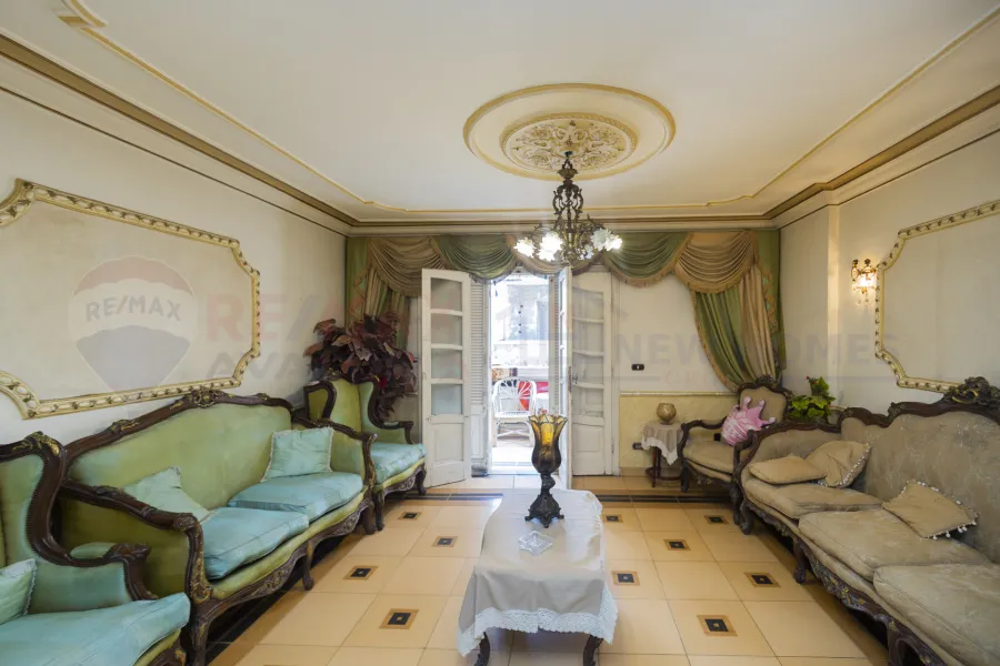 Apartment for sale 185 m Gleem (Mahmoud El Deeb St - second number from the sea)