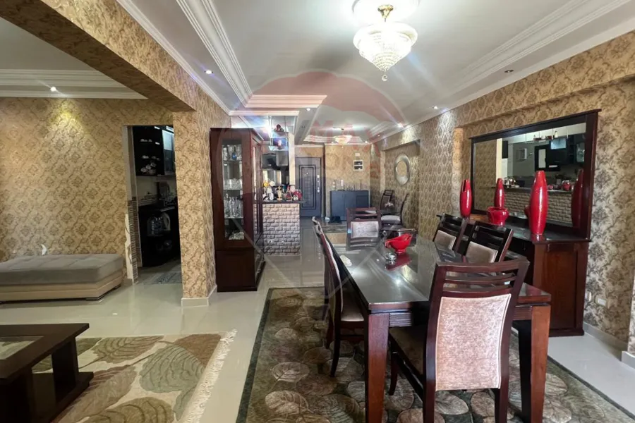 شقة للبيع 265 م  سابا باشا (خطوات من الترام)