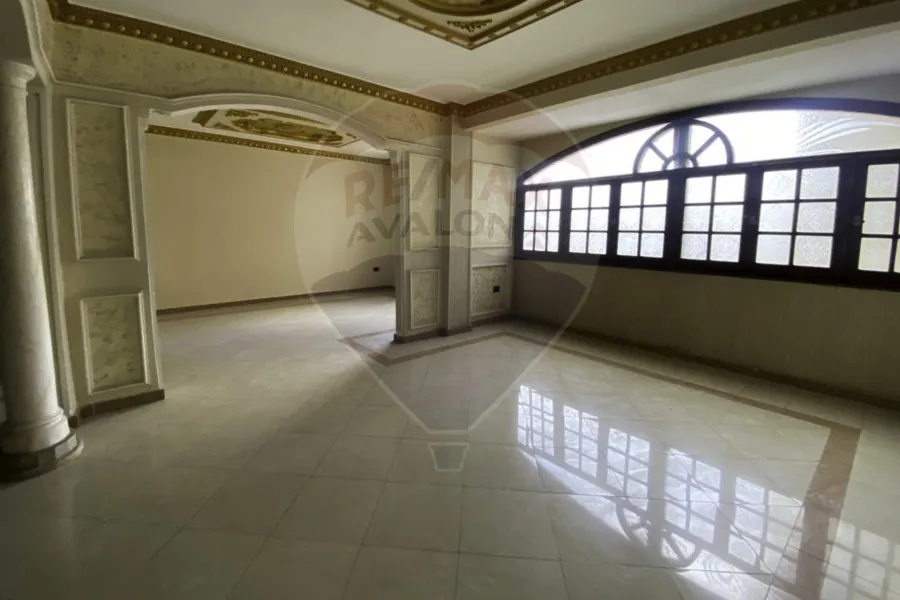 شقة للبيع 200 م رشدي (ش دمياط)