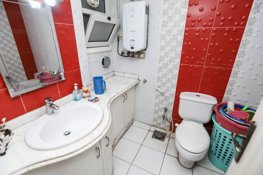 شقة للبيع 225م سابا باشا (ش مصطفى أبو هيف)