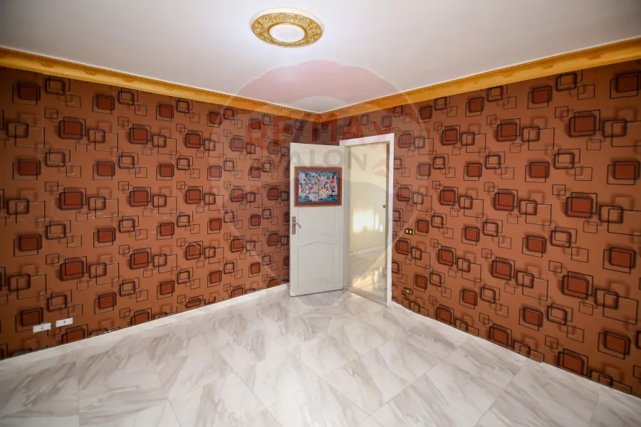 Apartment for rent 200 m Louran (Sarhank St.)