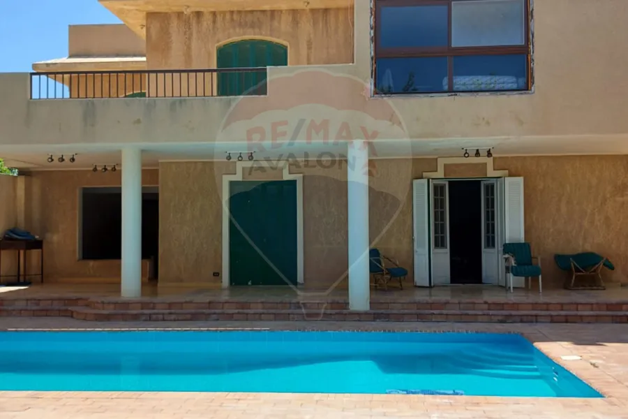 Standalone villa for sale 900 m King Mariout (El Kafoury St.)