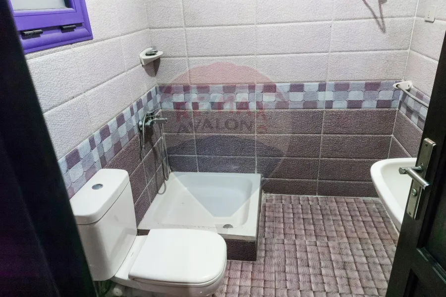 شقة للايجار 222 م سموحة (خطوات من شارع مصطفي كامل)