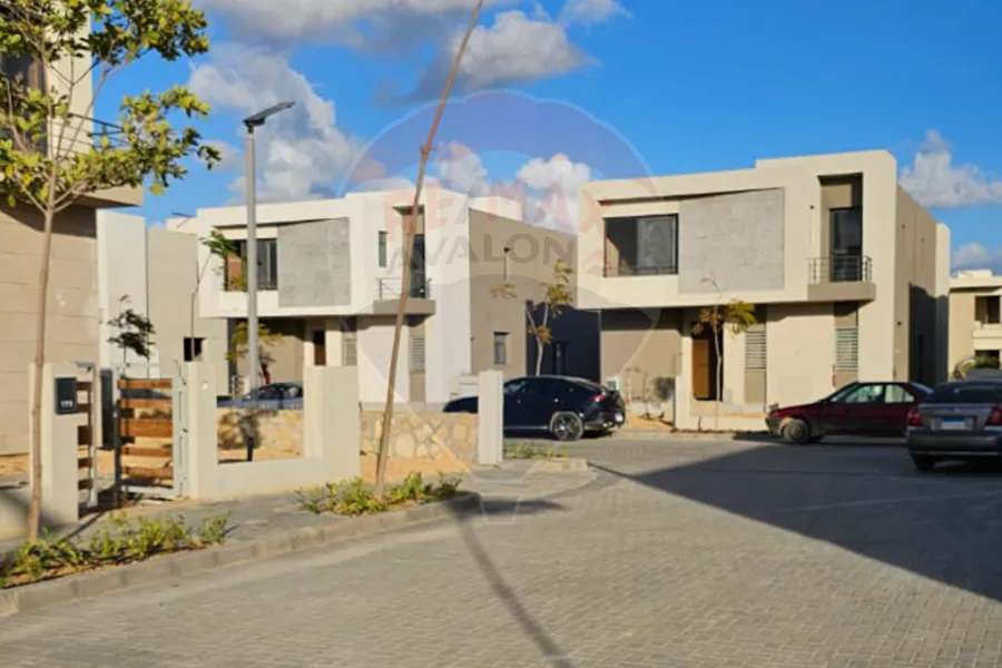 فيلا ستاند الون للبيع 468 م (بالم هيلز)