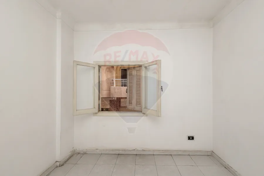 Complete property for sale 300 m Miami (Baron Cafe St. - steps from El Guish Road)