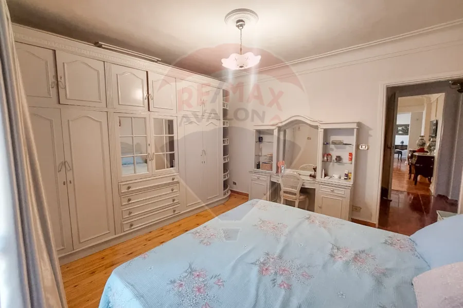 Furnished apartment for rent 120 m San Stefano (Directly On The Tram)