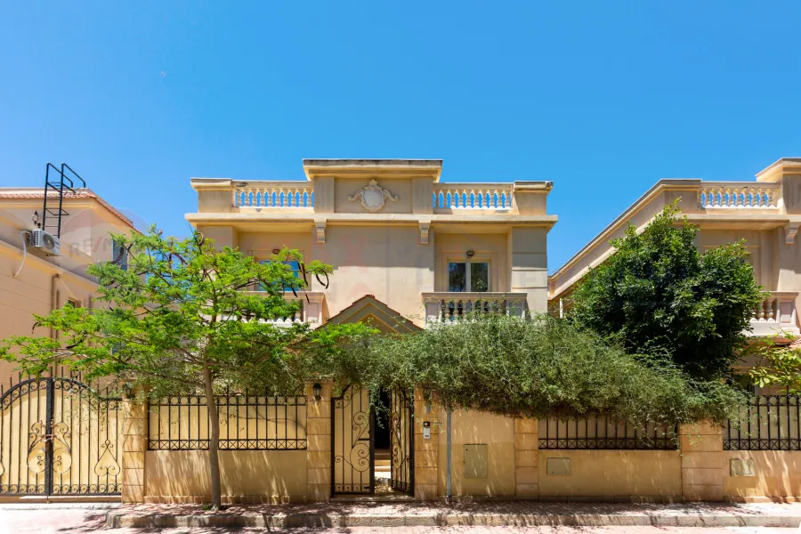 Villa for sale 500 m King Mariout (King Heights compound)