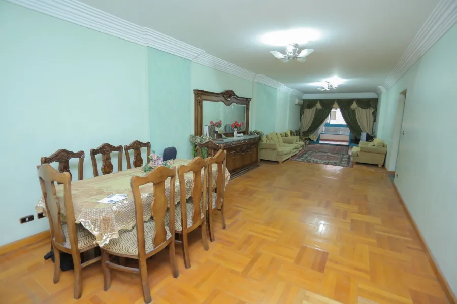 Apartment for sale 273m Laurent (Tram St.)