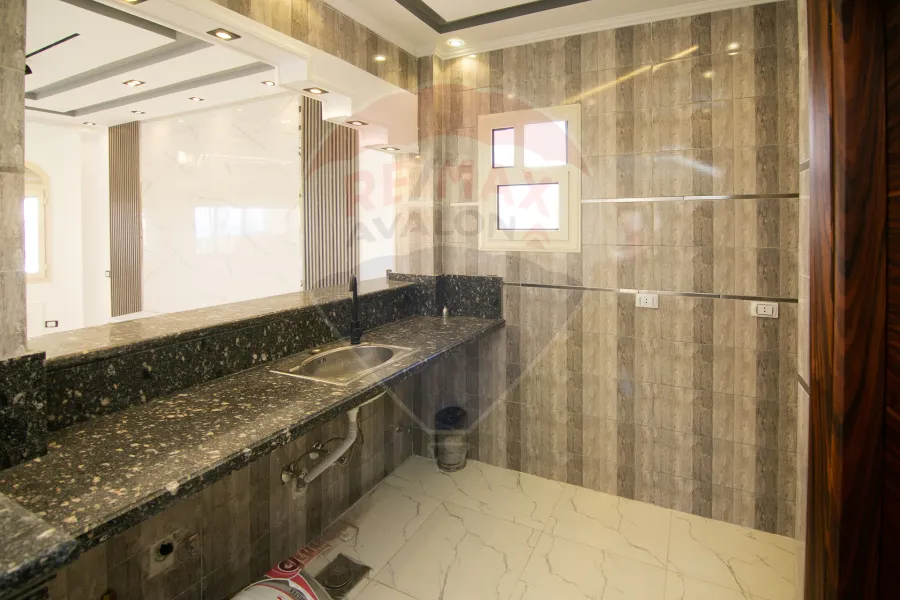 فيلا ستاندالون للبيع (بيرلا مارينا) - 255 م