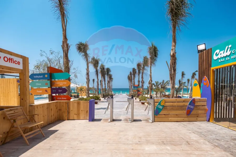 Ground Chalet with Garden for sale (Cali Coast - Ras El Hekma) 261 m