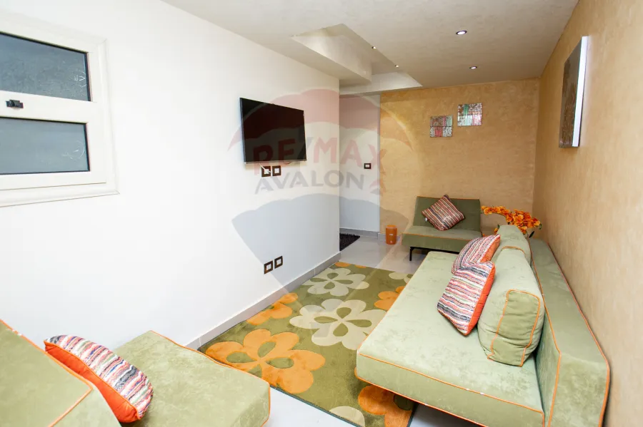 شقه للبيع 520 م سيدي بشر(ش محمد نجيب - على البحر مباشرة)