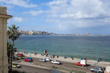 Administrative apartment for rent 550m Raml Station (Saad Zaghloul Square)