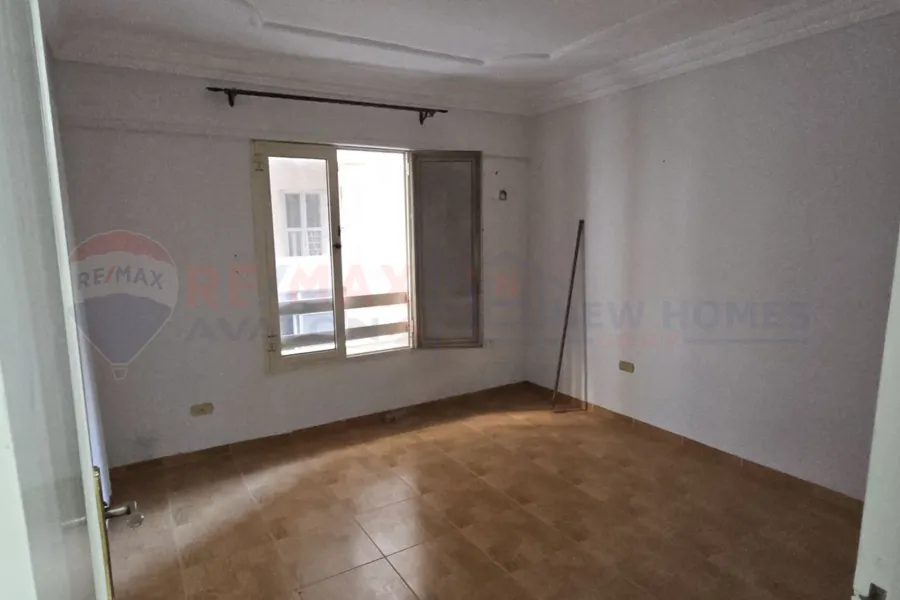 شقة للبيع 134 م محرم بك (كمباوند محرم باشا)