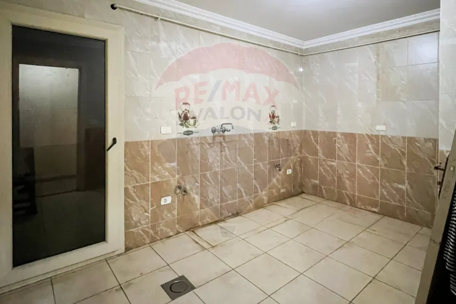 شقة للإيجار 195 م سموحة (متفرع من ش فوزي معاذ)