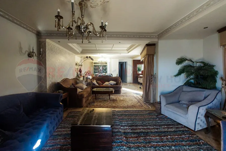 شقة للبيع 210 م وابور المياه (خطوات من النادى الاوليمبى)