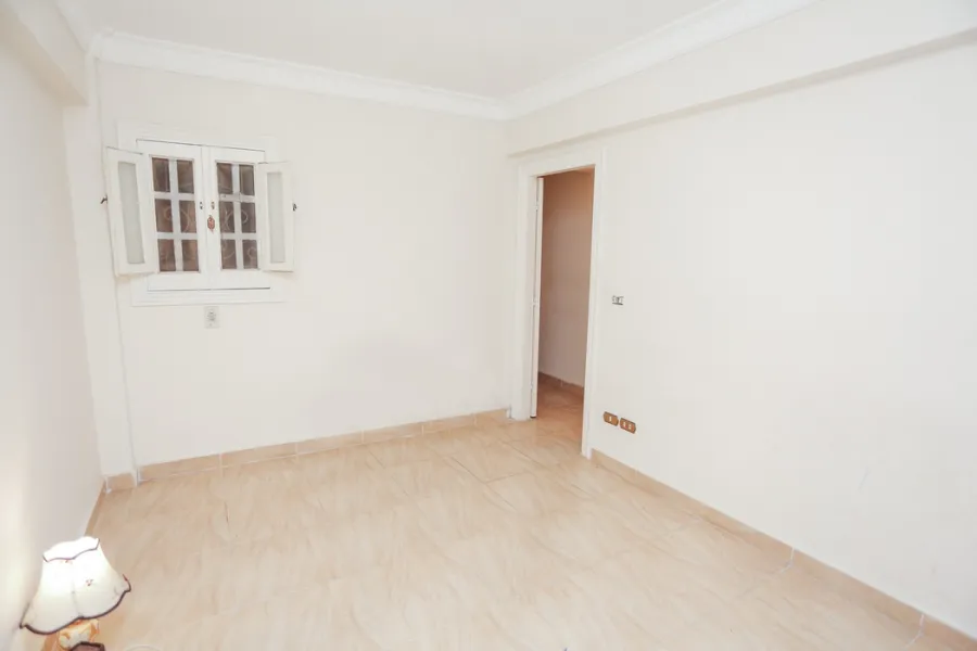 شقة للبيع 140م سيدي بشر- ترام