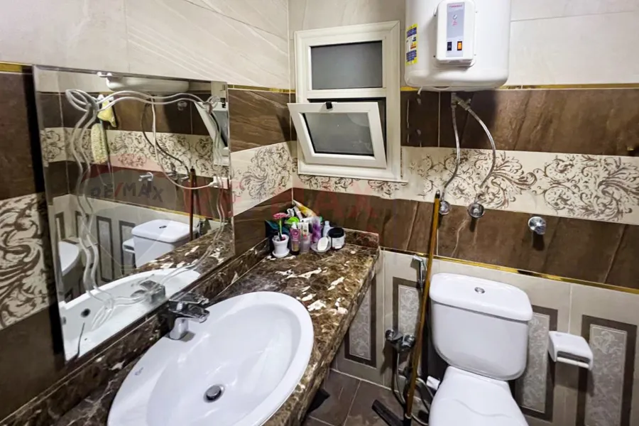 Apartment for sale 200 m Smouha (Branched from Fawzi Moaz St)