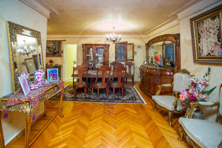 Apartment for sale 300 m sidi gaber (El-Mosheer Ahmed Ismail st)