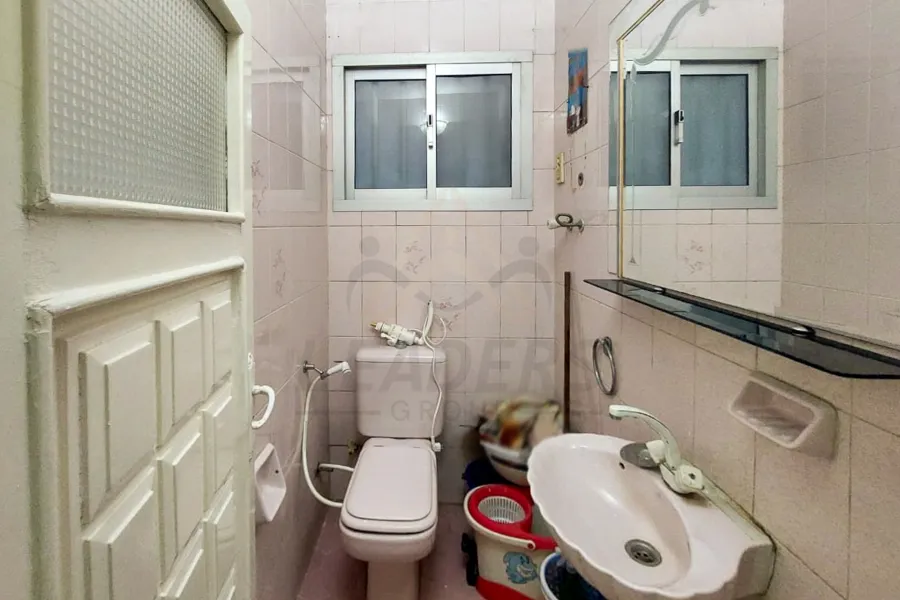 شقة للايجار المفروش 180 م كفر عبده (بالقرب من جنينه اللنبي)