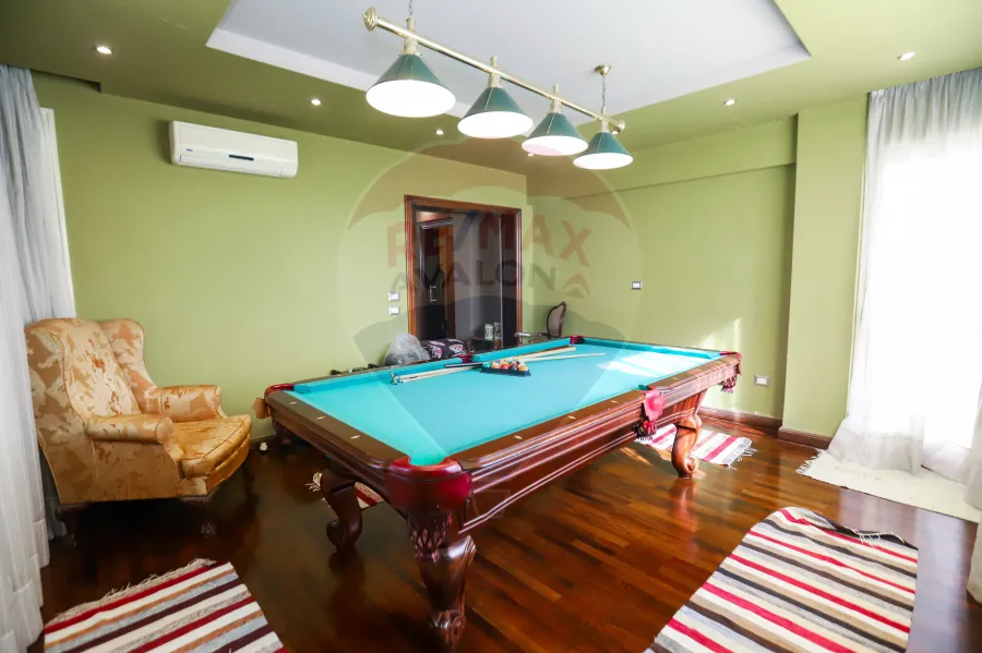 شقة للبيع 370 م كفر عبده (ش سكينة بنت الحسين)