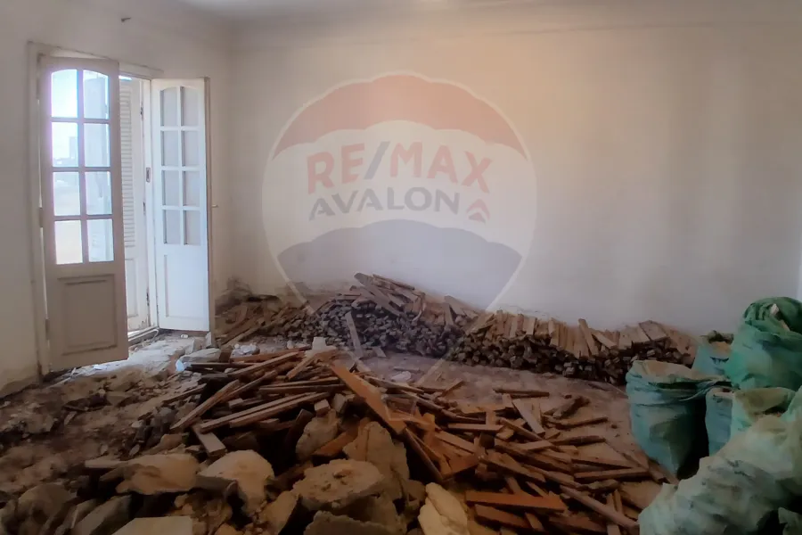 شقة للبيع 370 م جناكليس (ش ذو الفقار)