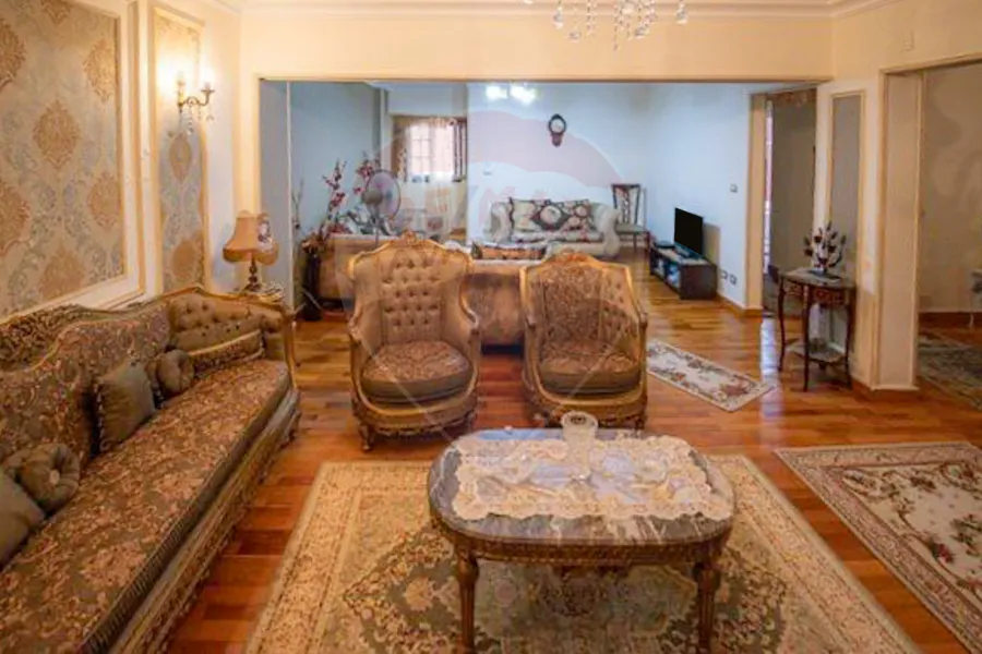 شقة للبيع 145 م سموحة (ش فوزي معاذ)