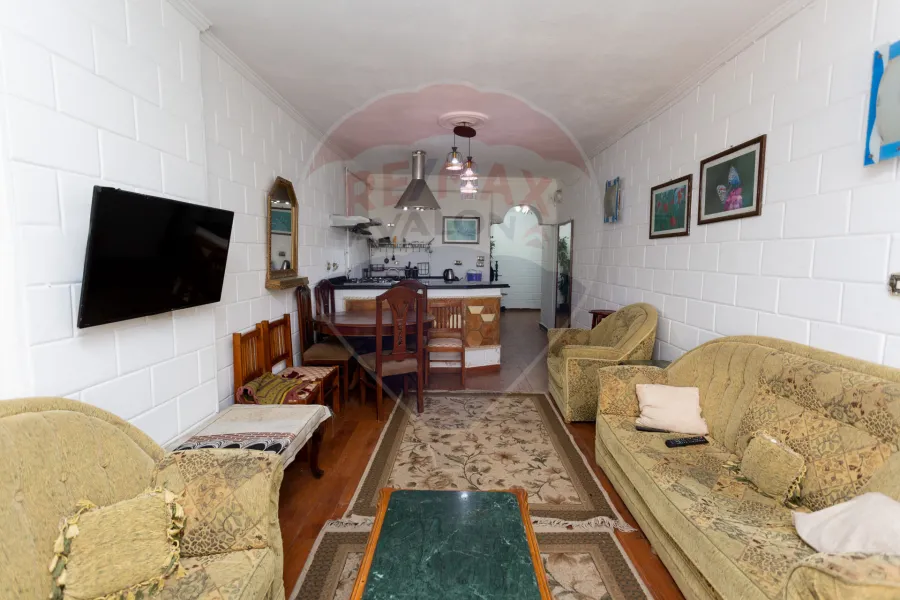 شقة للبيع 130 م سيدي بشر (علي البحر مباشرة)