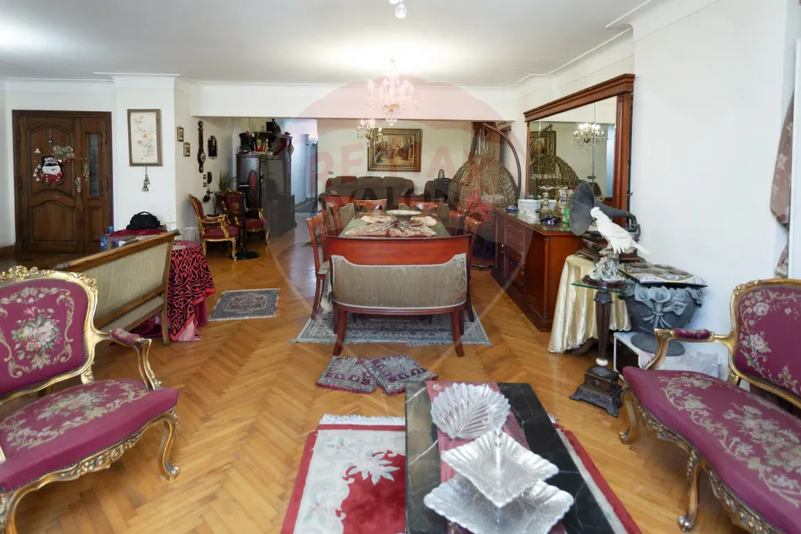 Apartment for sale 240 m Glim (Abdel Salam Arif St.)