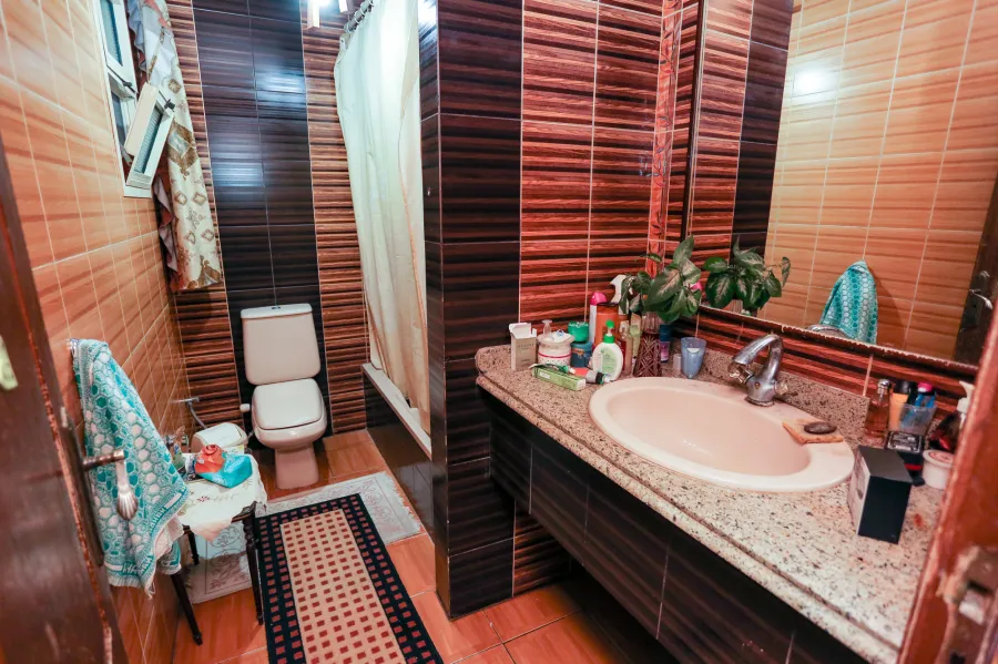 شقة للبيع 165 م سموحة ( ش توت عنخ آمون )