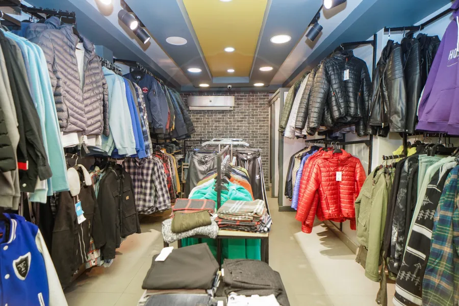 محل للايجار 45 م سان ستيفانو (خطوات من الترام)