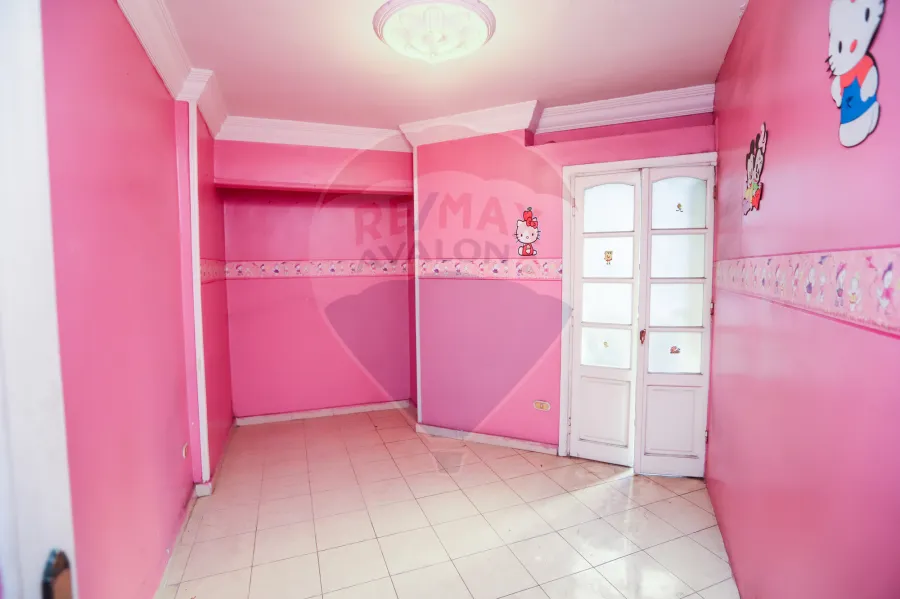 شقه للبيع 175 م كامب شيزار (خطوات من البحر - تري البحر جانبي)