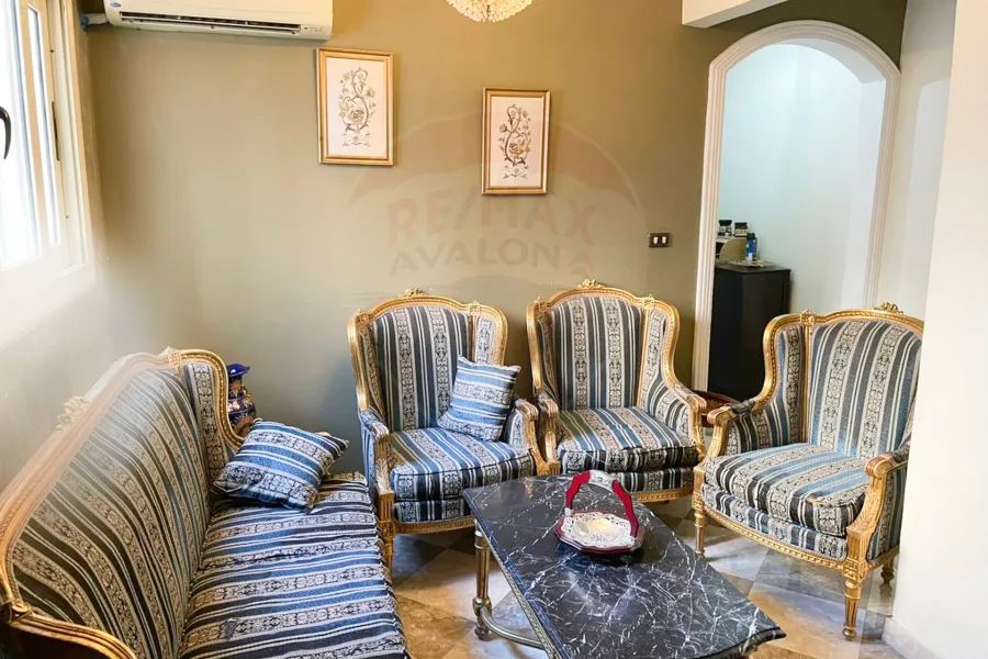 شقة للايجار المفروش 110م  جناكليس  (ش محمد باشا)