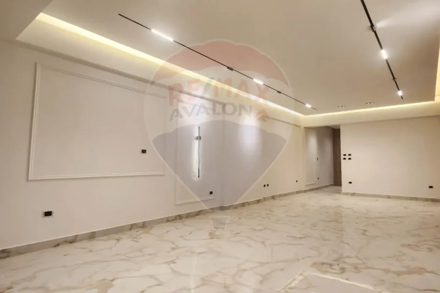 شقه للبيع 138 م  سموحه ( كومباوند حدائق السرايا )