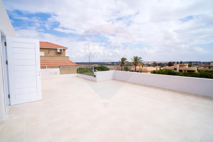 Villa for Sale 300 m King Maryot (Green Oasis Compound)