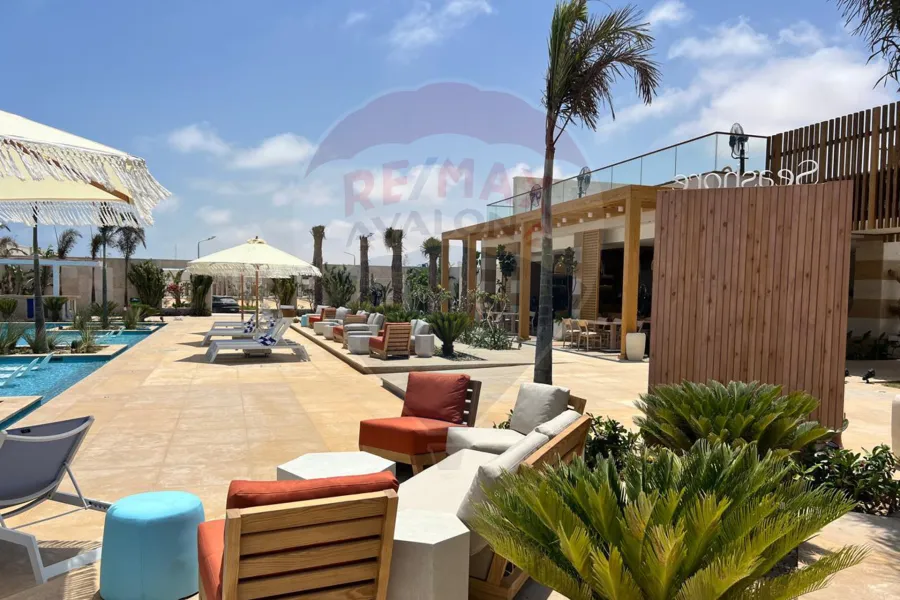 بيتش شاليه للبيع راس الحكمه ( سي شور - هايد بارك ) 75 م