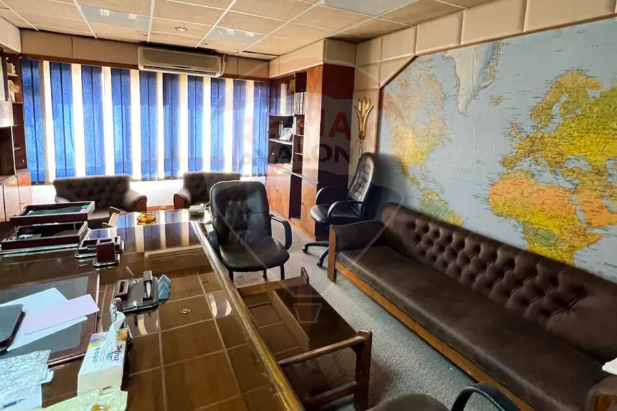 شقة إداري للإيجار 200 م كفر عبده (ش فيكتور امانويل الثالث)