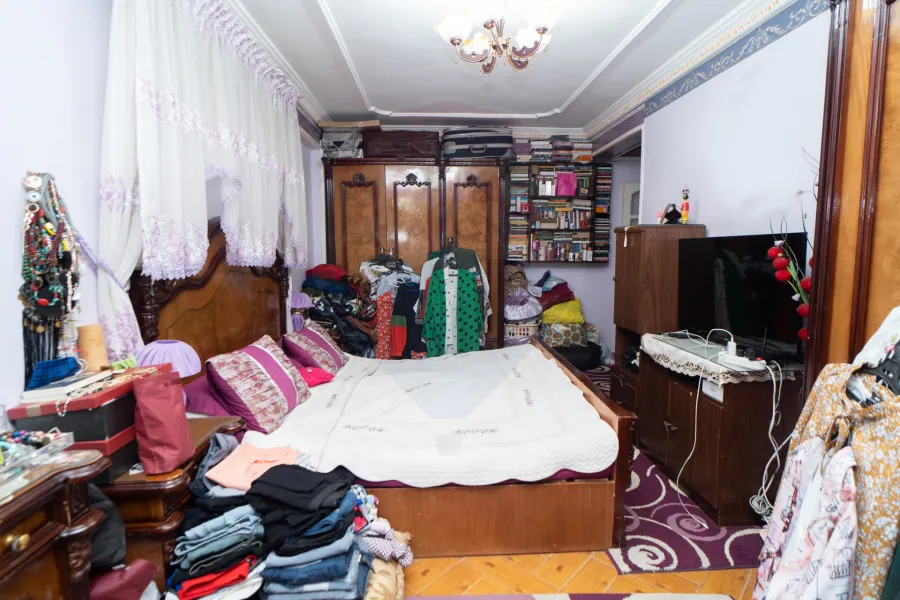 شقة للبيع 200 م زيزينيا (ش مسجد يحيى)