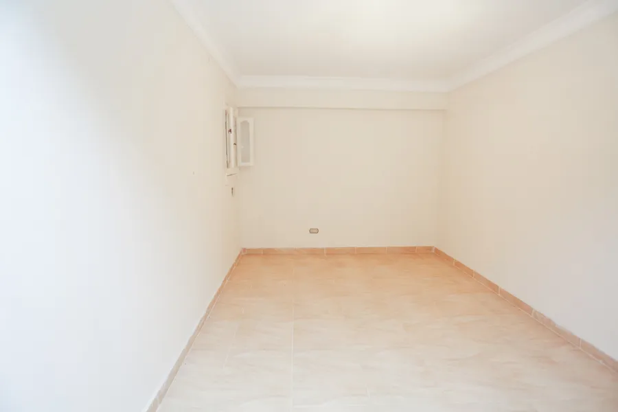 شقة للبيع 140م سيدي بشر- ترام