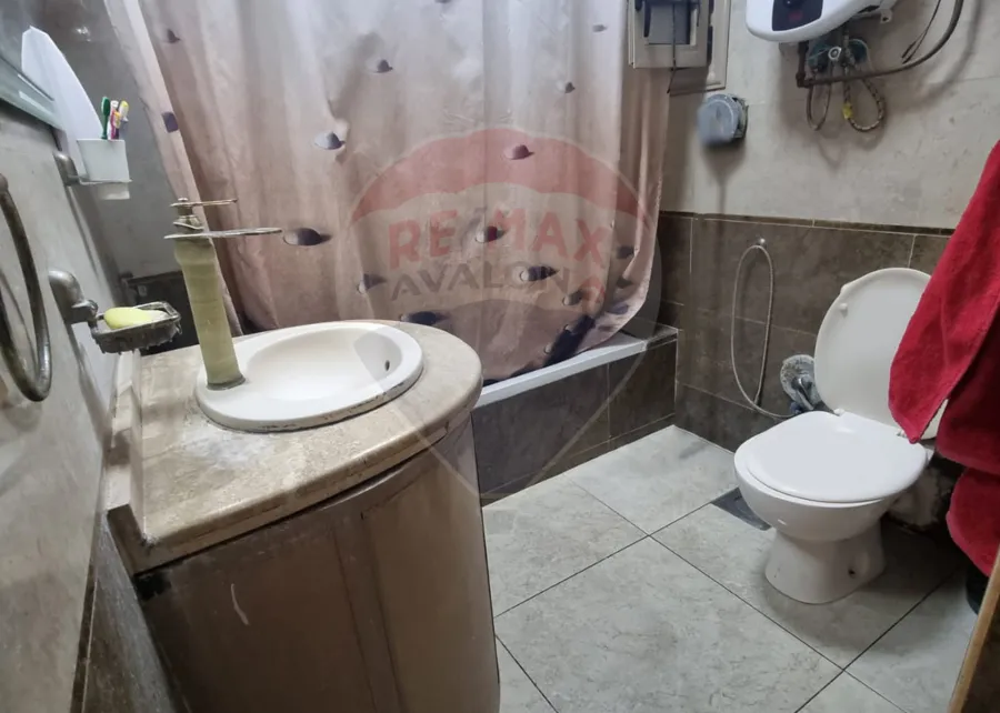 شقة للبيع 130 م سموحة (كومباوند برستيج بجوار نادى الاتحاد)