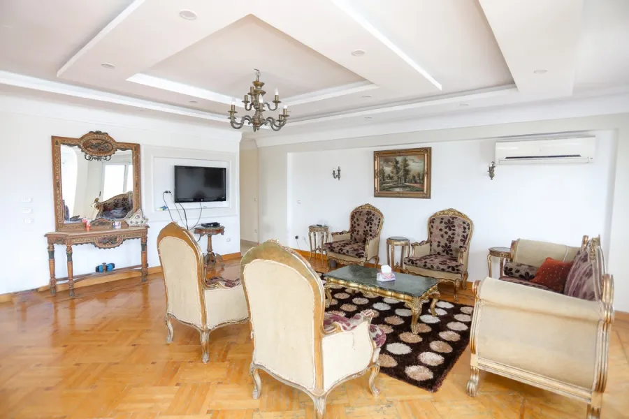 Furnished Apartment for rent 300 m Sidi Gaber (Number 3 From Corniche)