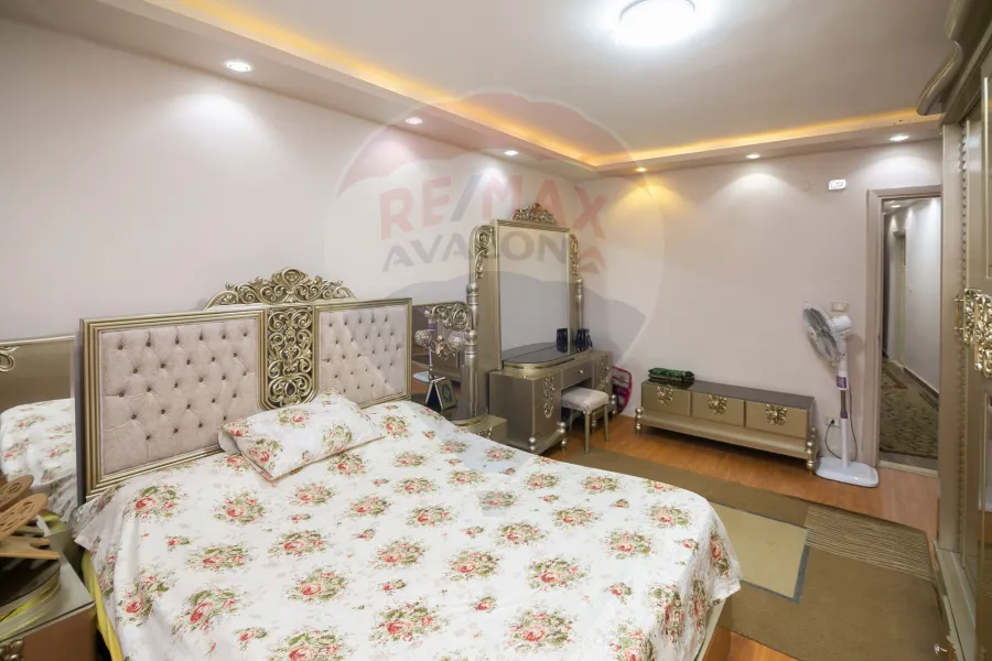 شقة للبيع 248 م السرايا (ش عبد السلام عارف)