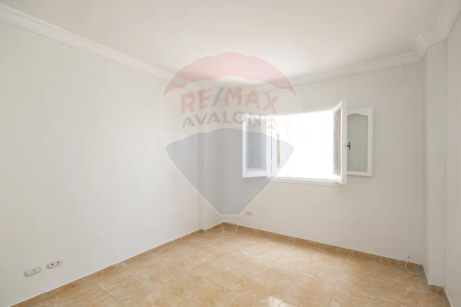 Apartment for sale 150 m Sidi Gaber (Branched from Al Mosher st.)