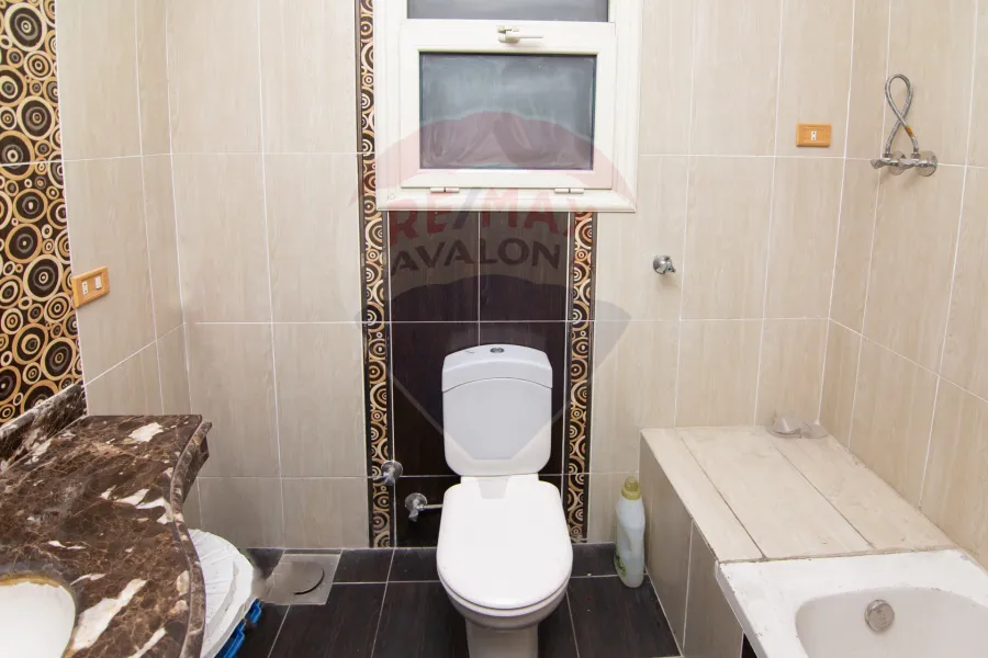 شقة للبيع 190 م سموحة ( ش فوزى معاذ)