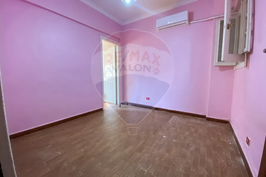 شقة للبيع 135 م سموحة (ش توت عنخ امون)