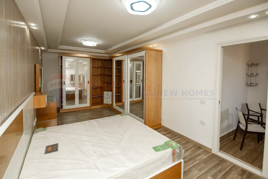 Apartment for sale 190 m Al-Mamoura ( steps from the sea )