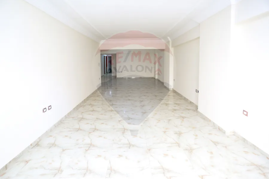 شقة للإيجار280 م جليم (خطوات من البحر)