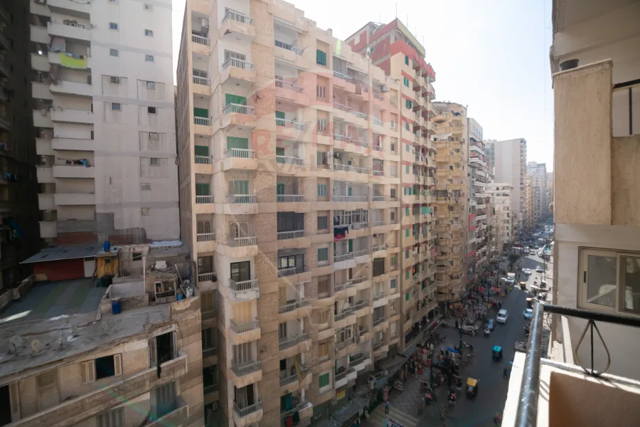 شقة للبيع 140 م  سيدي بشر (ش خالد بن الوليد)